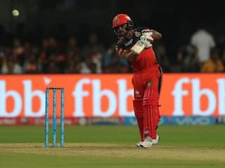 Kedar Jadhav Joins RCB: केदार जाधव की आईपीएल में हुई वापसी, आरसीबी के इस ऑलराउंडर को रिप्लेस किया