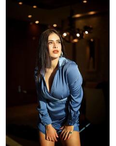 Neha Malik: બોડીકોન ડ્રેસમાં નેહા મલિકે શેર કરી હોટ તસવીરો, ગ્લેમરસ અંદાજ થયો વાયરલ