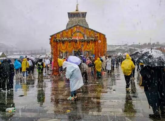chardham-yatra-2023-heavy-snowfall-in-kedarnath-and-badrinath-cm-pushkar-singh-dhami-appeal-devotees-not-travel Chardham Yatra 2023: ਚਾਰਧਾਮ ਯਾਤਰਾ 'ਚ ਲਗਾਤਾਰ ਮੀਂਹ ਅਤੇ ਬਰਫਬਾਰੀ ਕਾਰਨ ਵਧੀ ਪਰੇਸ਼ਾਨੀ, CM ਧਾਮੀ ਨੇ ਸ਼ਰਧਾਲੂਆਂ ਨੂੰ ਕੀਤੀ ਇਹ ਅਪੀਲ