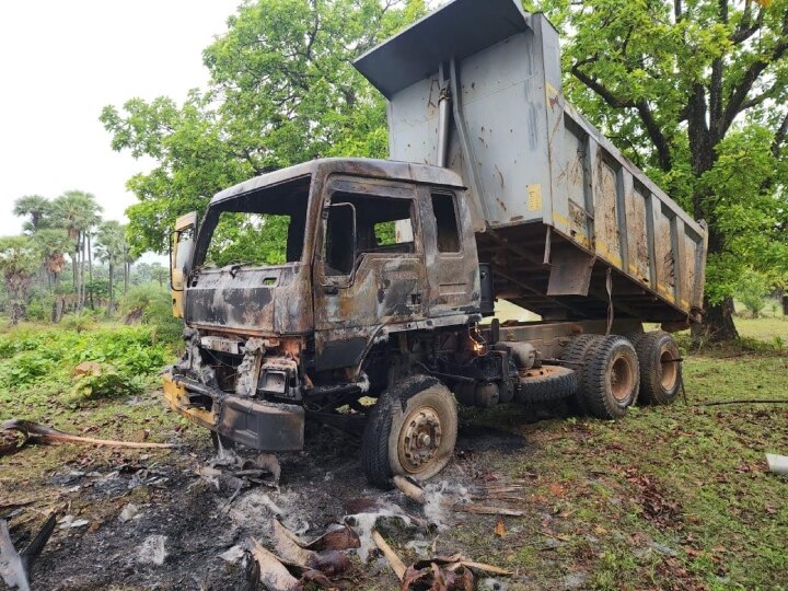 Sukma Naxalite Set Fire To Vehicles Engaged In Road Construction DRG ...