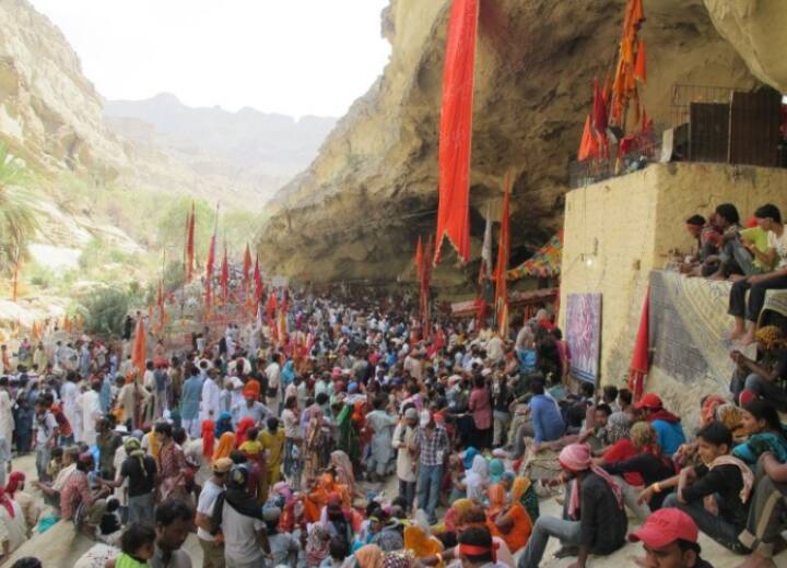 Centuries old annual Hinglaj Mata festival resumes after a break of two years Balochistan Hinglaj Mata Temple: पाकिस्तान के बलूचिस्तान में धूमधाम से मना हिंगलाज माता उत्सव, भारत से भी पहुंचे भक्त