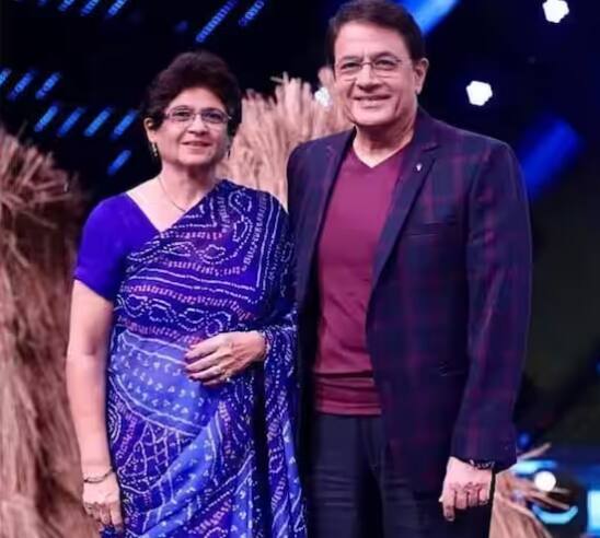 'ਰਾਮਾਇਣ' 'ਚ ਪ੍ਰਭੂ ਸ਼੍ਰੀਰਾਮ ਦਾ ਰੋਲ ਨਿਭਾਉਣ ਵਾਲੇ ਅਰੁਣ ਗੋਵਿਲ ਨੂੰ ਲੋਕ ਅੱਜ ਵੀ ਬਹੁਤ ਪਸੰਦ ਕਰਦੇ ਹਨ। ਅਦਾਕਾਰ ਦਾ ਵਿਆਹ ਸ਼੍ਰੀਲੇਖਾ ਗੋਵਿਲ ਨਾਲ ਹੋਇਆ ਸੀ, ਜਿਸ ਤੋਂ ਉਨ੍ਹਾਂ ਦਾ ਇੱਕ ਪੁੱਤਰ ਅਤੇ ਇੱਕ ਧੀ ਹੈ।