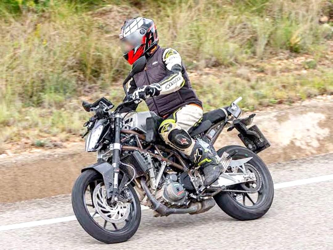 New 2023 KTM Duke 390 First Look: New Headlamp, Tank Design, & More - Check India Launch Details New 2023 KTM Duke 390 First Look: New Headlamp, Tank Design, & More - Check India Launch Details