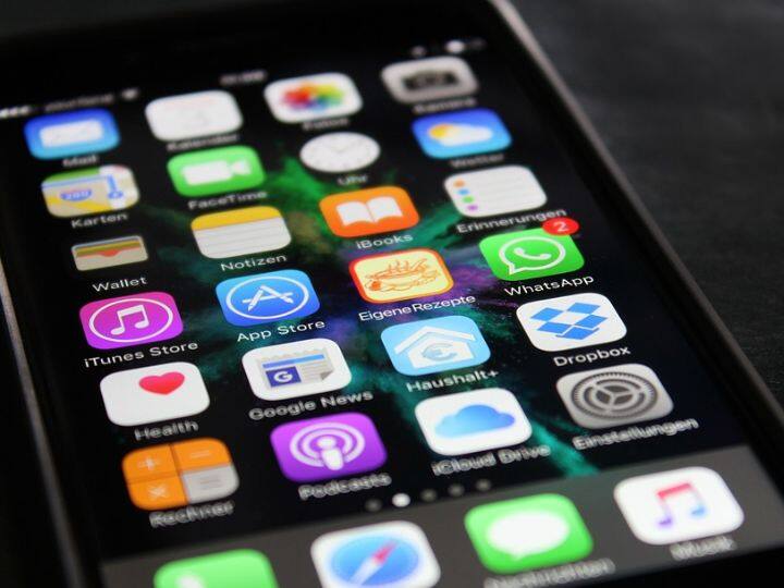 WhatsApp पर IOS यूजर्स को अब मिलेगा ये ऑप्शन, फिर और बेहतर आएगा रिजल्ट, आखिर ये है क्या? WhatsApp is rolling out multiple response feature for IOS users can turn off the setting to WhatsApp पर IOS यूजर्स को अब मिलेगा ये ऑप्शन, फिर और बेहतर आएगा रिजल्ट, आखिर ये है क्या?