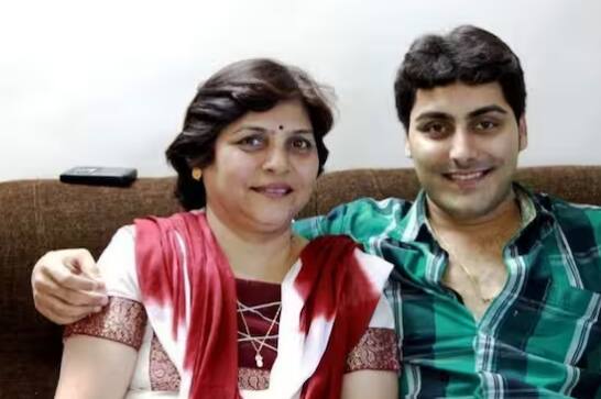 ਸੰਜੇ ਜੋਗ ਨੇ 'ਰਾਮਾਇਣ' 'ਚ ਭਰਤ ਦਾ ਕਿਰਦਾਰ ਨਿਭਾਇਆ ਸੀ। ਅਦਾਕਾਰ ਨੇ ਕਈ ਮਰਾਠੀ ਫਿਲਮਾਂ ਵਿੱਚ ਵੀ ਕੰਮ ਕੀਤਾ ਹੈ। 40 ਸਾਲ ਦੀ ਉਮਰ ਵਿੱਚ ਉਨ੍ਹਾਂ ਨੇ ਦੁਨੀਆ ਨੂੰ ਅਲਵਿਦਾ ਕਹਿ ਦਿੱਤਾ ਸੀ। ਉਨ੍ਹਾਂ ਦਾ ਵਿਆਹ ਨੀਟਾ ਨਾਂ ਦੀ ਵਕੀਲ ਨਾਲ ਹੋਇਆ ਸੀ।