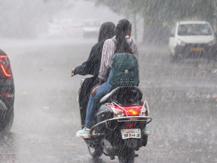 Rain Break Record in Month of April in Jabalpur of Madhya Pradesh, Know here IMD Forecast ANN MP Weather News: जबलपुर के लिए सावन-भादो जैसा रहा बैसाख, अप्रैल ने कई दशकों में देखी ऐसी बारिश