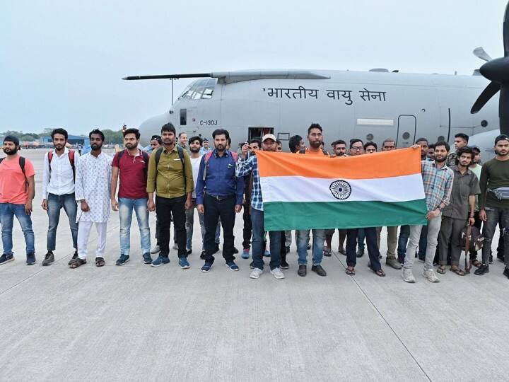 8th Indian Air Force aircraft landed in New Delhi with 40 passengers from Sudan Sudan Conflict: 40 लोगों को लेकर वायुसेना का एक और विमान आ रहा भारत, ऑपरेशन कावेरी में अब तक 3 हजार से ज्यादा को लाया गया स्वदेश