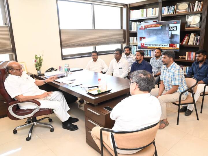 Maharashtra Politics: जेल से छूटने के बाद शरद पवार से मिले सत्यजीत चव्हाण, शिंदे सरकार को दे डाली ये चेतावनी Satyajeet Chavan met NCP Sharad Pawar after release from prison Barsu Refineray Project protest Maharashtra Politics: जेल से छूटने के बाद शरद पवार से मिले सत्यजीत चव्हाण, शिंदे सरकार को दे डाली ये चेतावनी