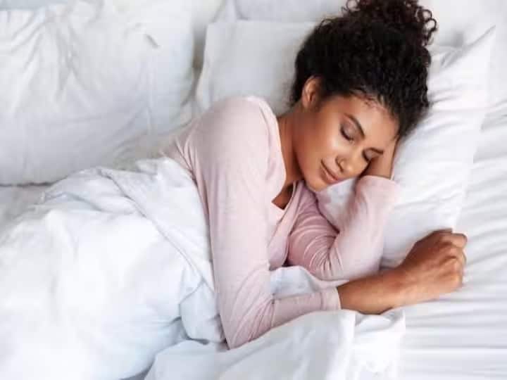 Health Tips : Sleeping tips in Summer, Get to know home remedies Health Tips : প্রচণ্ড গরমেও হবে না সমস্যা, ঘুমানোর ১ ঘণ্টা আগে যদি নেন এই ব্যবস্থা