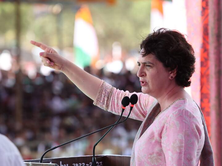 Priyanka Gandhi lashed out at PM Modi Learn from my brother Rahul gandhi who is ready to be shot for the country 'मेरे भाई राहुल से सीखें, जो देश के लिए गोली खाने को तैयार,' 91 बार गाली वाले पीएम मोदी के बयान पर प्रियंका गांधी का पलटवार