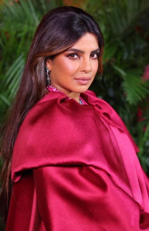 प्रियांकाचा 'जी ले जरा' हा सिनेमा लवकरच प्रेक्षकांच्या भेटीला येणार आहे.