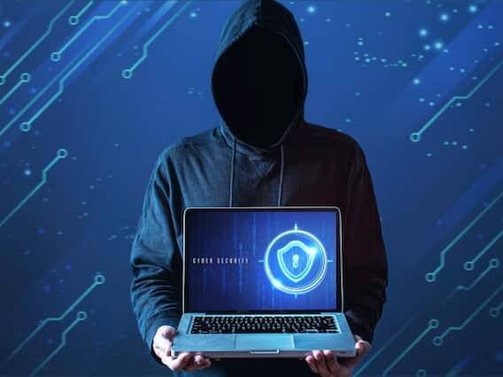 છેતરપિંડી કરવા માટે, છેતરપિંડી કરનારાઓ ફિશિંગ (બનાવટી મેઇલ), વિશિંગ (બનાવટી ફોન કૉલ્સ), સ્મિશિંગ (બનાવટી ટેક્સ્ટ સંદેશાઓ) વગેરે દ્વારા સંભવિત વ્યક્તિની માહિતી મેળવે છે. હવે આ માહિતીનો ઉપયોગ નકલી ID બનાવવા, ડુપ્લિકેટ સિમ કાર્ડ આપવા માટે કરો.