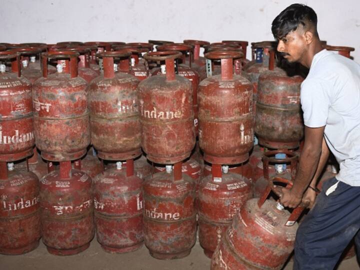 Commercial LPG Cylinder Prices Slashed By Rs 171.50: Report Commercial LPG Cylinder Costs Slashed By Rs 171.50, Check Citywise Prices