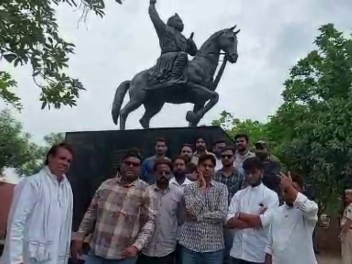 Matter of installation of statue heated Bharatpur Politics, Student says Local MLA is Responsible for it ANN Rajasthan Politics: भरतपुर में गरमाया मूर्ति स्थापना का मामला, लॉ इंस्टीट्यूट का नाम बदले जाने पर छात्रों ने दी है यह चेतावनी