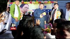 কাজের দাবিতে বিক্ষোভের মুখে তৃণমূলের শ্রমিক সংগঠনের রাজ্য সভাপতি ঋতব্রত বন্দ্যোপাধ্যায়