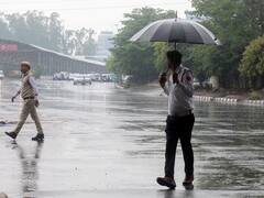 दिल्ली में सोमवार को हल्की बारिश की संभावना, बादल छाए रहने का अनुमान