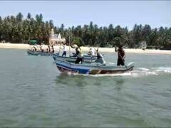 PHOTO : तळकोकणातील मालवण समुद्रकिनाऱ्यावर नौकानयन स्पर्धा