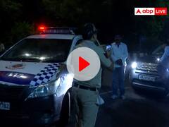 Watch: दिल्ली में शख्स को कार की बोनट 1 KM तक घसीटा, पुलिस ने किया पीछा तो रोकी गाड़ी और फिर...