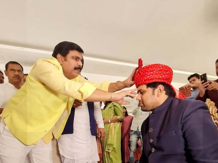 Anand Mohan singh attends son Chetan Anand Tilak ceremony ring ceremony in patna pictures bihar news Anand Mohan Singh: बेटे चेतन के तिलक समारोह में शामिल हुए 'बिहार के बाहुबली' आनंद मोहन, सामने आईं तस्वीरें