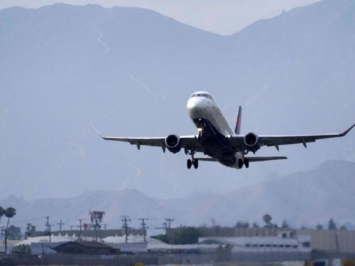 आईआरसीटीसी का यह सफर एक हवाई यात्रा होगी, जो कि 6 मई से शुरू होगी.इस सफर की उड़ान इंदौर से भरी जाएगी और कश्मीर की वादियों तक लोगों को ले जाएगी.