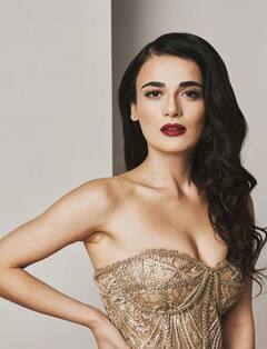 छोटे पर्दे से निकलकर Radhika Madan ने बॉलीवुड फिल्मों में चमकाया नाम, ग्लैमरस लुक से देती हैं मात