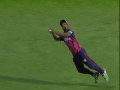 Sandeep Sharma IPL : 'सुपरमॅन' संदीप शर्मा! सूर्यकुमारसाठी ठरला कर्दनकाळ; 19 मीटर अंतर उलट दिशेने धावत घेतला झेल