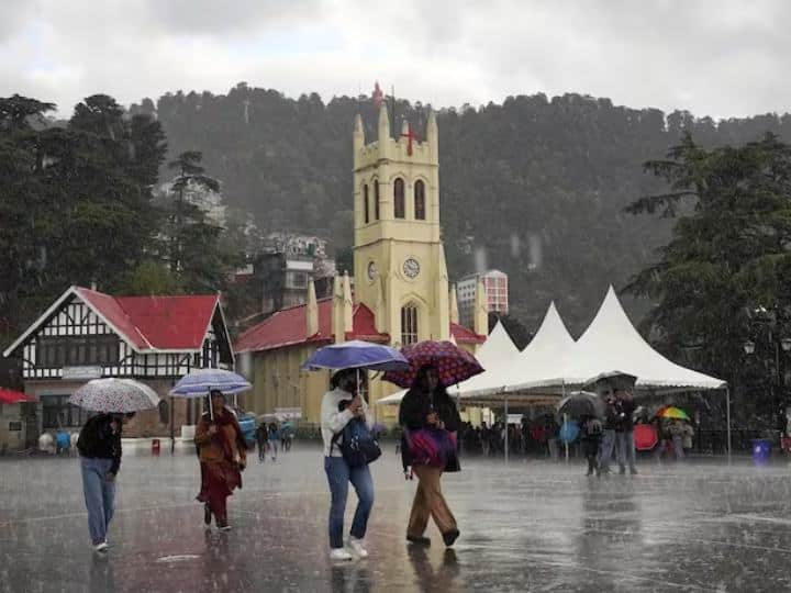 IMD Weather Update: देशभर में बारिश की वजह से सुहावना मौसम बना हुआ है. IMD से मिली जानकारी के मुताबिक अगले 5 दिनों तक ऐसा ही मौसम रहने का अनुमान है.