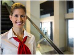 फ्लाइट का सफर पूरा होने के बाद क्या करती हैं एयरहोस्टेस? सिर्फ एक 1-2 घंटे की होती है ड्यूटी?