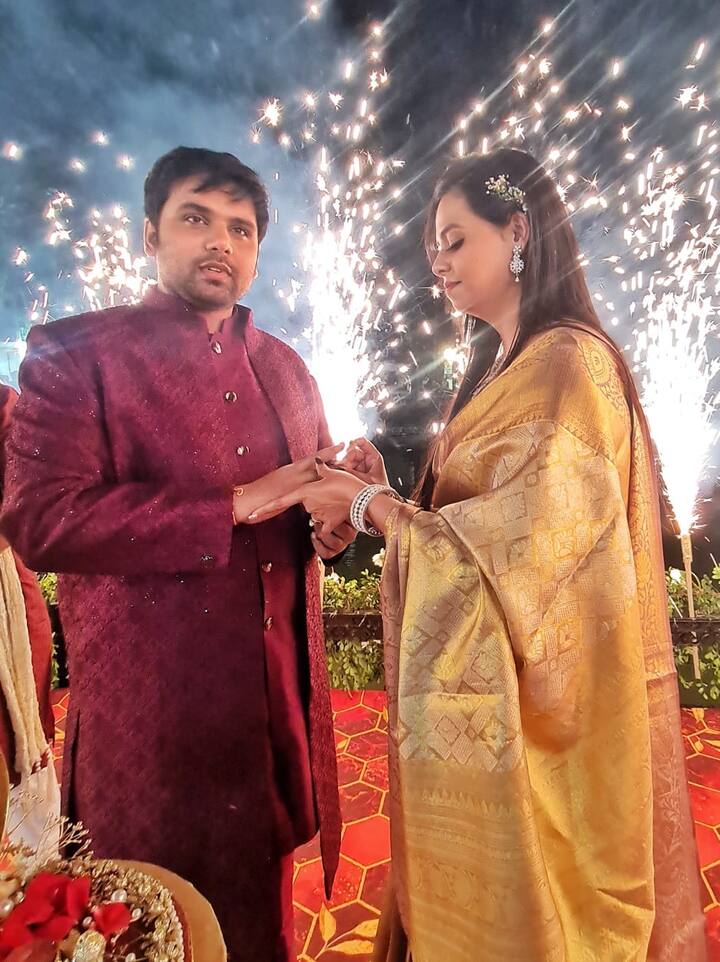 बिहार के बाहुबली पूर्व सांसद आनंद मोहन के बेटे और आरजेडी विधायक चेतन आनंद की बुधवार (3 मई) को शादी होने वाली है. शादी के लिए वैन्यू सीक्रेट रखा गया है.