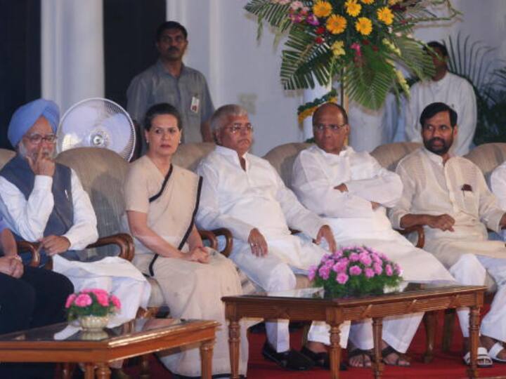 Ahead of the 1978 Maharashtra assembly elections, he called it quits with the Congress Party and helped form the Indian National Congress (Socialist), or Congress (S) Party. He formed a coalition with the Janata Party and became the youngest Chief Minister of Maharashtra at the mere age of 38. He served as the Chief Minister of the state for three more terms (Non-consecutive). (Image Source: Getty)