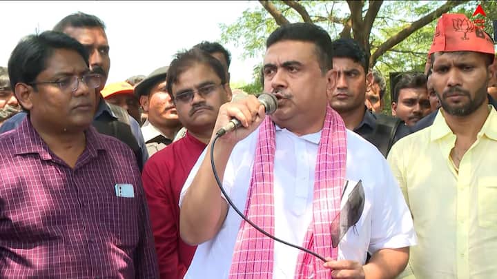 শুভেন্দু এদিন বলেন, ' পশ্চিমবঙ্গকে চম্বলের রাজত্বে পরিণত করেছেন মমতা বন্দ্যোপাধ্যায়।' সিবিআই তদন্তের দাবি জানিয়ে আগামীকাল ১২ ঘণ্টার ময়নায় বনধের ডাক বিরোধী দলনেতার।