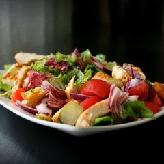 Health Tips : স্যালাডে শসা ও টোম্যাটো একসঙ্গে খাচ্ছেন ? শরীরের কী ক্ষতি হতে পারে ?