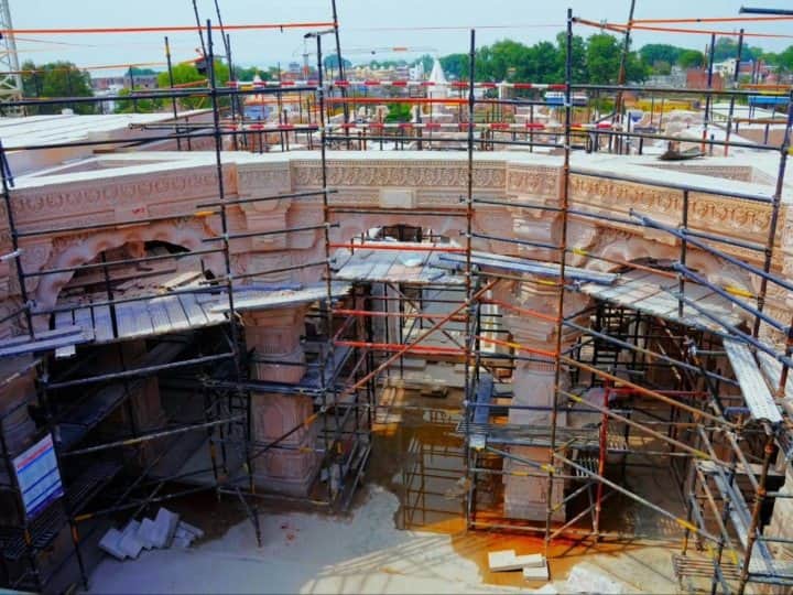 भगवान रामलला के स्थाई मंदिर में विराजमान होने के बाद लाखों श्रद्धालु रोजाना भगवान राम लला का दर्शन पूजन करेंगे. श्रद्धालुओं की बढ़ती संख्या को देखते हुए श्री राम जन्मभूमि तीर्थ क्षेत्र ट्रस्ट ने राम मंदिर जाने के लिए 3 मार्ग बनाए हैं.