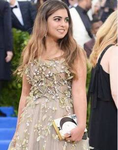 Met Gala 2023: ਈਸ਼ਾ ਅੰਬਾਨੀ ਨੇ ਬਲੈਕ ਸਾੜ੍ਹੀ 'ਚ ਢਾਇਆ ਕਹਿਰ, ਗਲੈਮਰਸ ਅੰਦਾਜ਼ ਨੇ ਸਭ ਨੂੰ ਛੱਡਿਆ ਪਿੱਛੇ