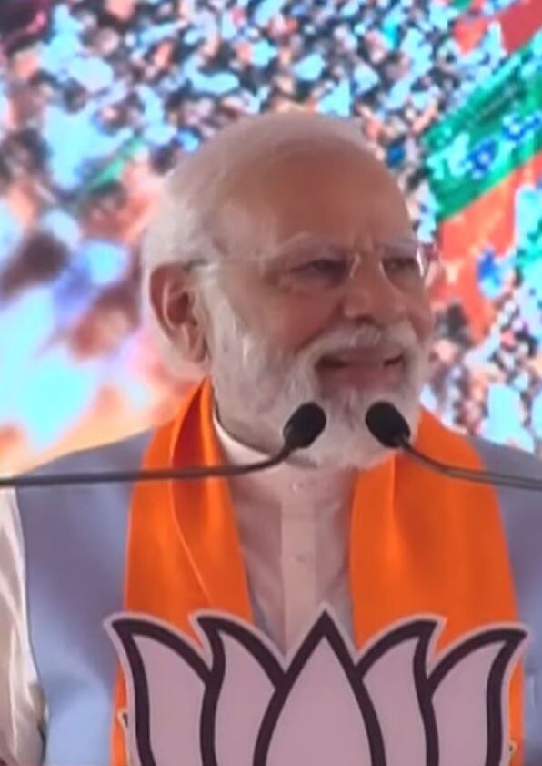 PM મોદીએ ચૂંટણી સભાને સંબોધતા કોંગ્રેસ અને જેડીએસ પર જોરદાર પ્રહારો કર્યા હતા.