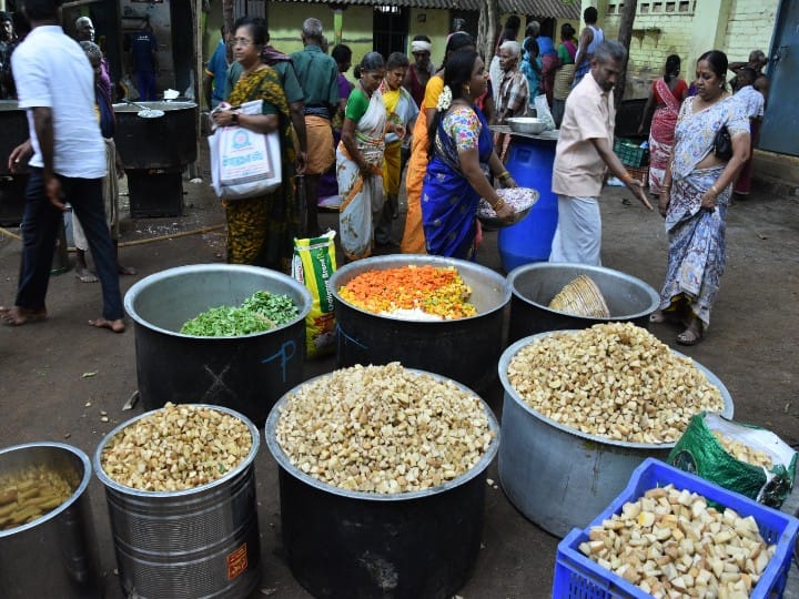 மதுரை அரசாளும் மீனாட்சிக்கு விமரிசையாக நடைபெற்ற திருக்கல்யாண வைபவம்..