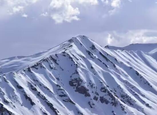 ਸ਼ਾਇਦ ਤੁਹਾਨੂੰ ਇਹ ਗੱਲ ਬੇਵਕੂਫੀ ਲੱਗ ਰਹੀ ਹੋਵੇਗੀ। ਇਸ ਤੋਂ ਪਹਿਲਾਂ ਕਿ ਅੱਗੇ ਦੀ ਗੱਲ ਦੱਸੀ ਜਾਵੇ, ਪਹਿਲਾਂ ਇਹ ਪਤਾ ਹੋਣਾ ਚਾਹੀਦਾ ਹੈ ਕਿ ਆਖਿਰ ਰੇਗਿਸਤਾਨ ਕਿਸ ਨੂੰ ਕਹਿੰਦੇ ਹਨ, ਜਿੱਥੇ ਚਾਰੇ ਪਾਸੇ ਰੇਤ ਹੀ ਰੇਤ ਹੋਵੇ, ਦੂਰ-ਦੂਰ ਤੱਕ ਵਨਸਪਤੀ ਨਾ ਹੋਵੇ...? ਨਹੀਂ ਸਿਰਫ ਉਸ ਨੂੰ ਹੀ ਰੇਗਿਸਤਾਨ ਨਹੀਂ ਕਹਿੰਦੇ।