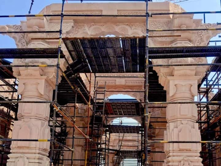 Ram Mandir Latest Pictures: राम मन्दिर निर्माण कार्य की तस्वीर श्री राम जन्म भूमि तीर्थ क्षेत्र ट्रस्ट समय-समय पर अपने आधिकारिक ट्विटर हैंडल पर जारी करता रहता है.