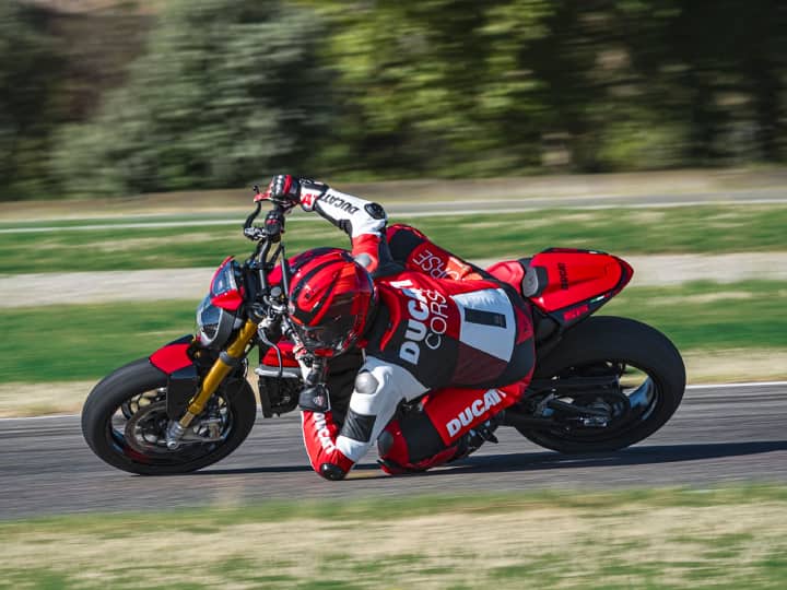 Ducati Monster SP launched in india check the price features mileage top speed here New Ducati Monster SP Launched: डुकाटीची नवीन बाईक लॉन्च, कावासाकी आणि ट्रायम्फ स्पोर्ट्स बाईकला देणार टक्कर!