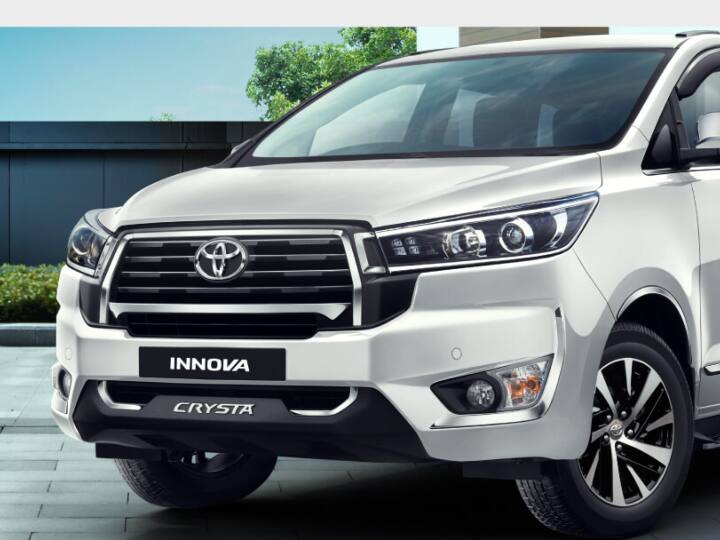 Toyota innova crysta top variant price announcement check the details here Toyota Innova Crysta: टोयोटा इनोवा क्रिस्टा VXऔर ZX वेरिएंट की कीमतें आयीं सामने? कौन सी खरीदने वाले हैं आप?