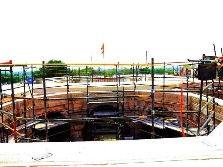 राम पथ, जन्मभूमि पथ, भक्ति पथ इन 3 पथ से होकर के श्रद्धालु रामलला के मंदिर पहुंचेंगे. भगवान रामलला के मंदिर को इतना अद्भुत और सुंदर बनाया जा रहा है कि जब यह मंदिर बनकर तैयार होगा तो सभी राम भक्तों के मन को मोह लेगा.