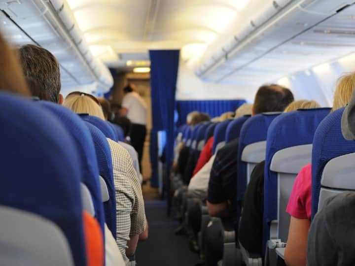 AC During flight know when AC goes shutdown While Flight check here all details फ्लाइट में इस वक्त बंद कर दिया जाता है एसी? आप भी कई बार बैठे होंगे, मगर कभी गौर किया?