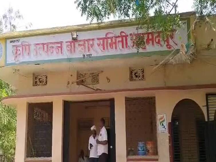 Latur APMC Elections FIR filed against former bjp mla vinayak patil for heckling election officer in vote counting latur Maharashtra Latur News:  बाजार समिती मतमोजणीत निवडणूक अधिकाऱ्यांना धक्काबुक्की; भाजपच्या माजी आमदाराविरोधात गुन्हा दाखल