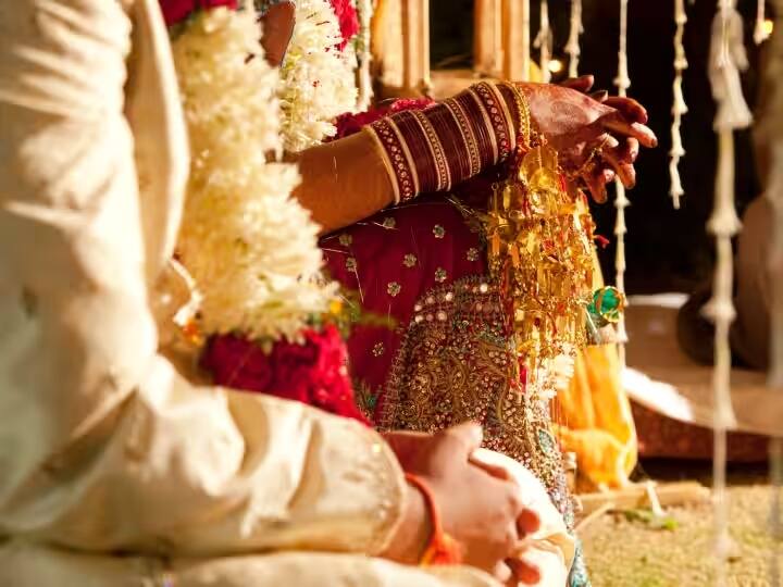 Kanpur Dehat Uttar Pradesh bride refused to marry for bringing less jewelry groom reached police station dowry ANN Kanpur Dehat: दूल्हे ने चढ़ाए कम गहने तो दुल्हन ने किया शादी से इनकार, वापस लौटी बारात