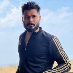 Sambhavna Seth Photos: सास-ससुर के साथ ब्रेकफास्ट, टाइगर का दीदार, फैमिली संग जंगल सफारी के मजे ले रही हैं संभावना सेठ