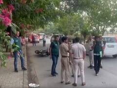 दिल्ली में स्पेशल सेल पुलिस ने मुठभेड़ के बाद पकड़े दो बदमाश, BJP नेता की हत्या के भी हैं आरोपी