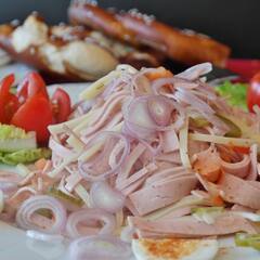 Health Tips : স্যালাডে শসা ও টোম্যাটো একসঙ্গে খাচ্ছেন ? শরীরের কী ক্ষতি হতে পারে ?