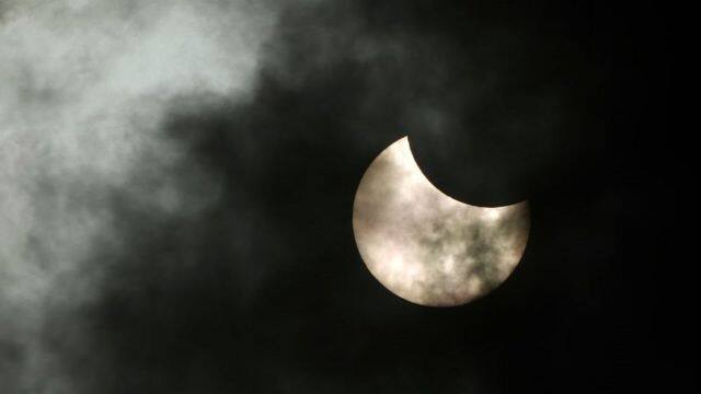 The first lunar eclipse of the year is happening after 4 days, pregnant women should be careful now Chandra Grahan 2023: 4 દિવસ બાદ થઈ રહ્યું છે વર્ષનું પ્રથમ ચંદ્રગ્રહણ, ગર્ભવતી મહિલાઓ અત્યારથી જ થઈ જાવ સાવધાન