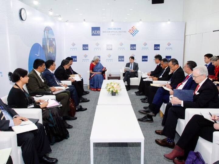 Finance Minister Nirmala Sitharaman met with ADB Chief in South Korea वित्त मंत्री निर्मला सीतारामन ADB प्रमुख से मिलीं, कहा- भारत बना रहेगा प्रमुख भागीदार