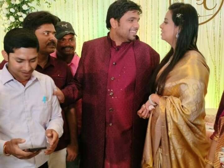 पटना के विश्वनाथ फार्म में सगाई हुई थी. चेतन आनंद की होने वाली पत्नी आयुषी सिंह वैशाली के राघोपुर की रहने वाली हैं.